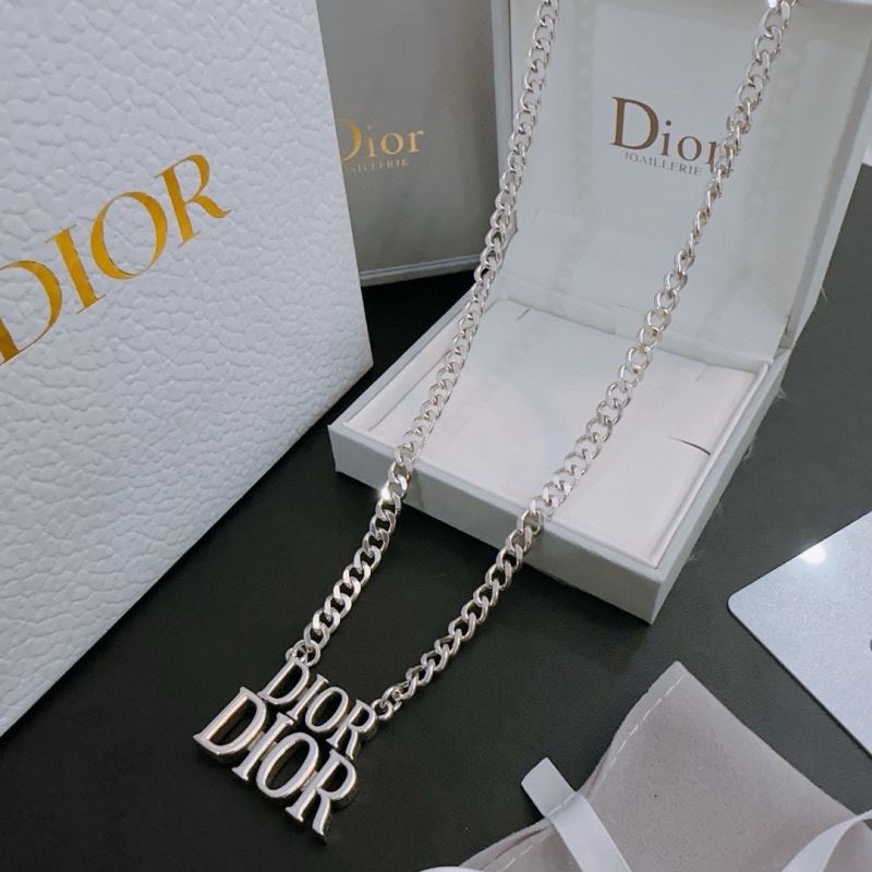 chr1st1an D10r necklaces